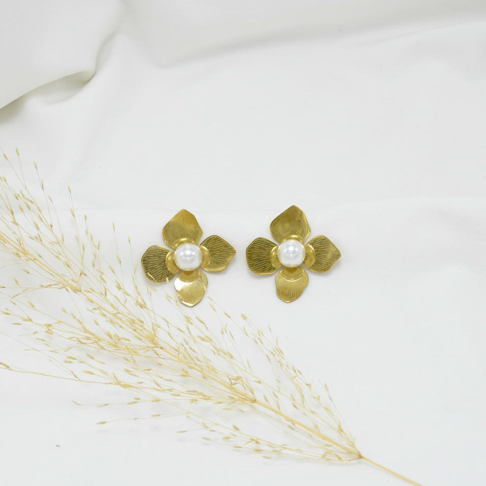 ARETES CHUNKY GOLD FLORECITAS