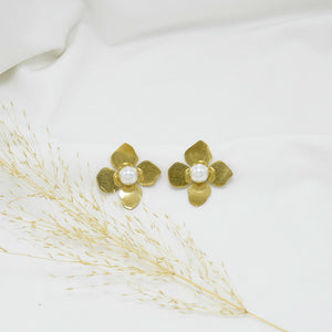 ARETES CHUNKY GOLD FLORECITAS