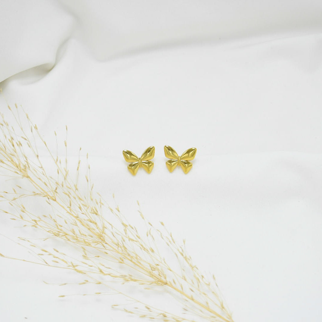 ARETES CHUNKY GOLD BUTTERFLY