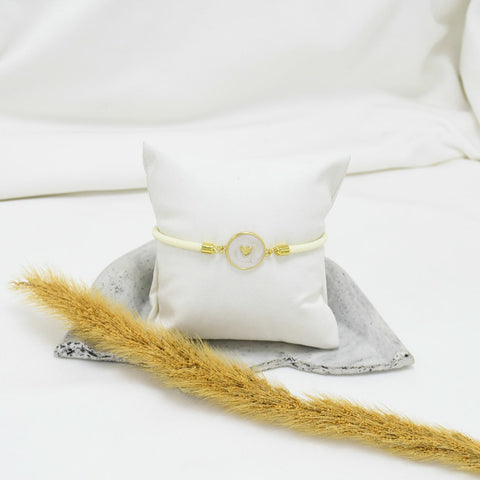 PULSERA DE HILO CREMA LOVE