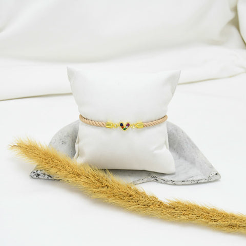PULSERA DE HILO BEIGE AMORE