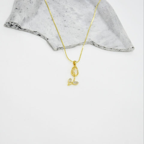 CADENA GOLD TULIPÁN BLANCA