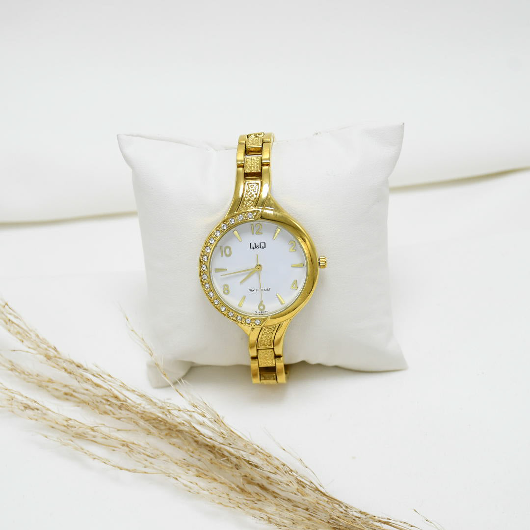 RELOJ DE MUJER GOLD BLACK Q&Q FERNANDA