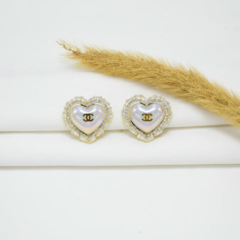 ARETES DELUXE AMARI