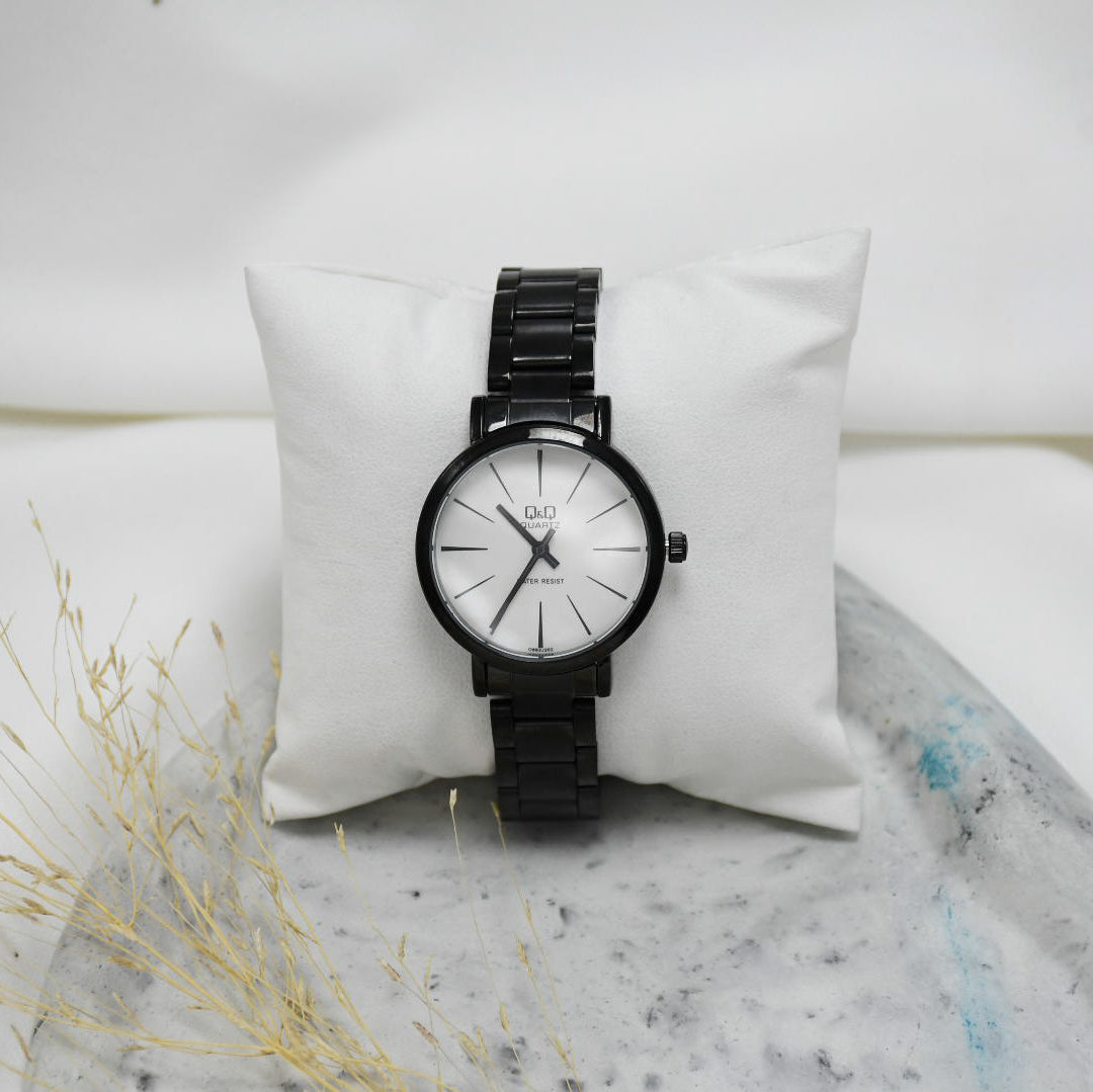 RELOJ DE MUJER Q&Q LAURA