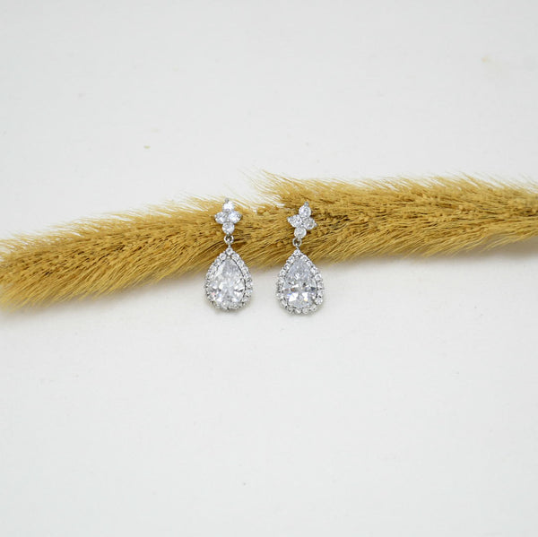 ARETES FEST SILVER ISABEL