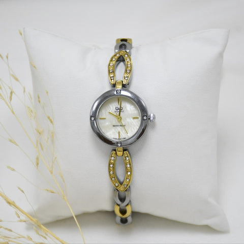 RELOJ DE MUJER Q&Q BAE