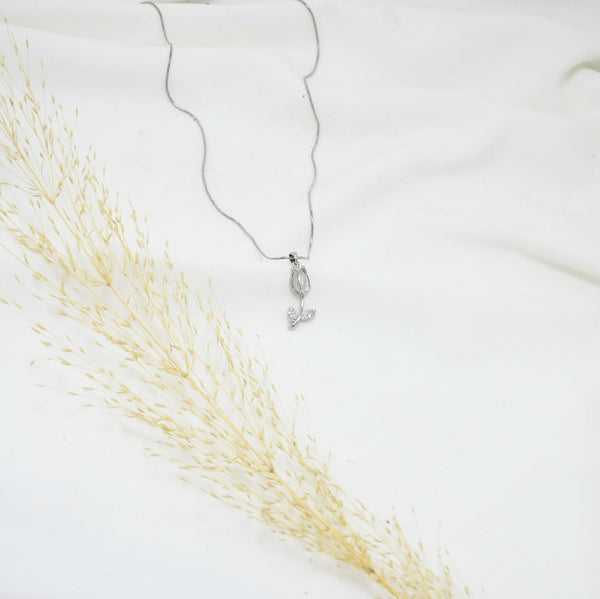 COLLAR SILVER TULIPÁN